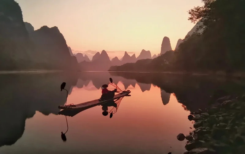 1-Day Guilin Highlights: Elephant Trunk Hill, Solitary Beauty Peak, Daxu Ancient Town & Cormorant Fishing Show